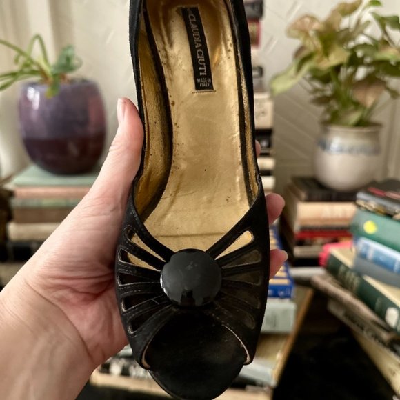 Vintage Claudia Ciutii 90s does 40s Black Cut Out Suede Peep Toe Heels- 8 1/2 - Picture 16 of 16